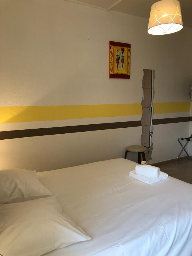 Enzo Hotels Neufchateau By Kyriad Direct Bagian luar foto