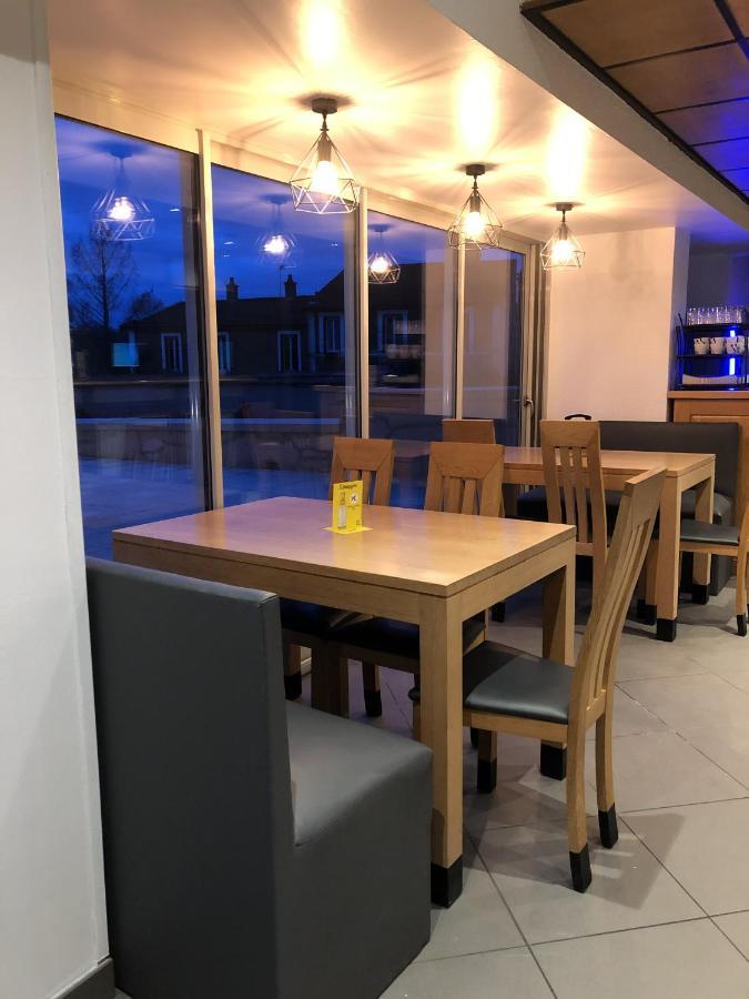 Enzo Hotels Neufchateau By Kyriad Direct Bagian luar foto
